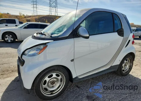 2013 Smart Fortwo Pure z USA, uszkodzony, nr VIN WMEEJ3BA6DK623631